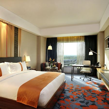 Holiday Inn New Delhi Mayur Vihar Noida By Ihg Pokoj fotografie A room at the hotel
