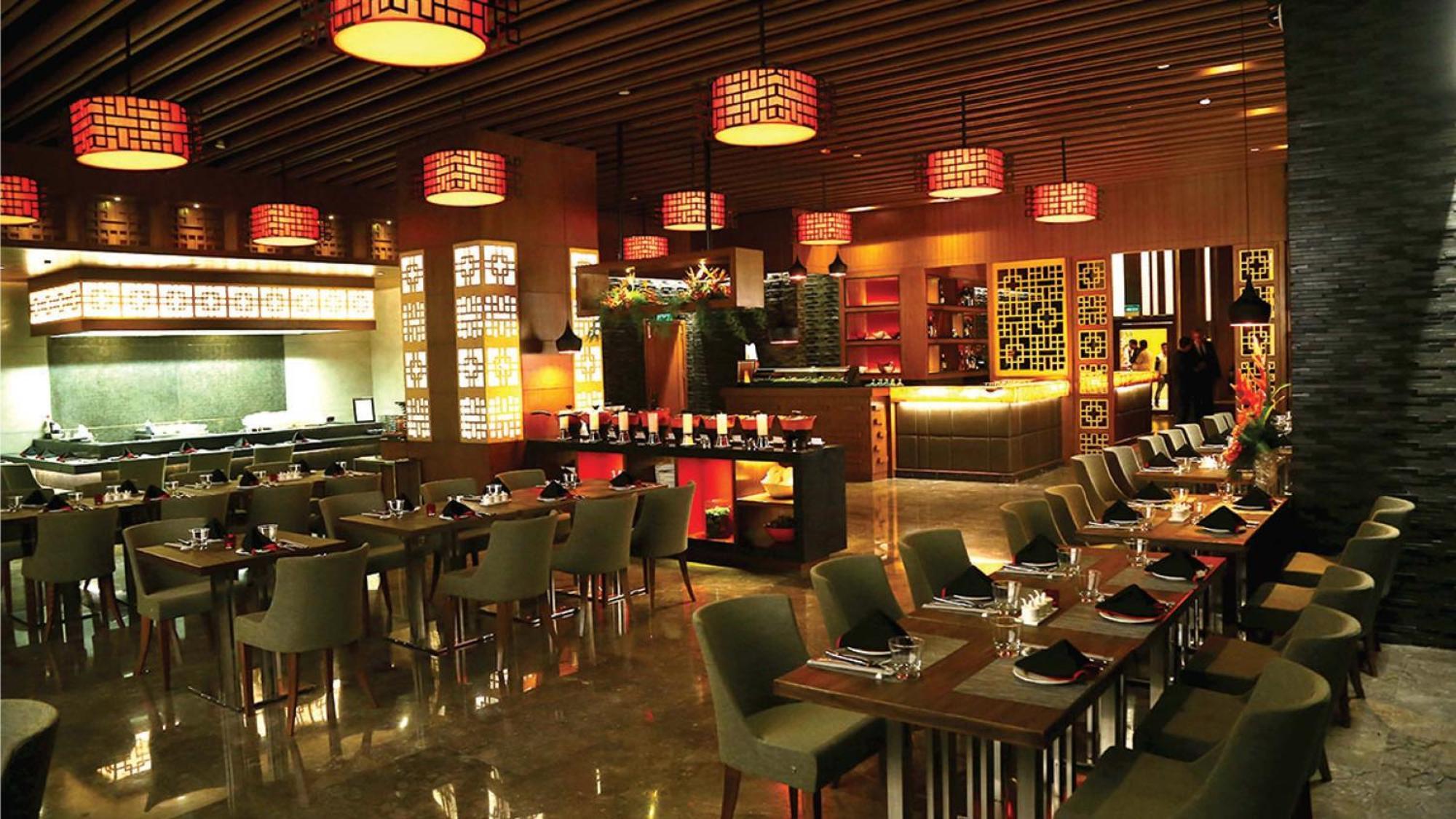 Holiday Inn New Delhi Mayur Vihar Noida By Ihg Exteriér fotografie The interior of the restaurant